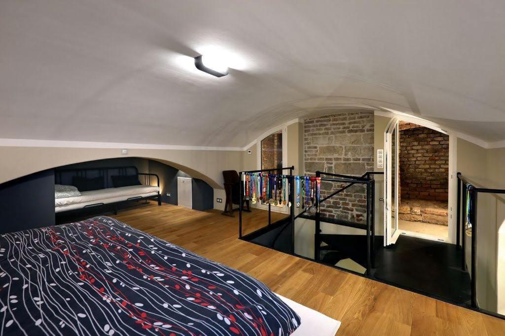 Design Loft 2 Minutes To Wenceslas Square Prague Exterior photo